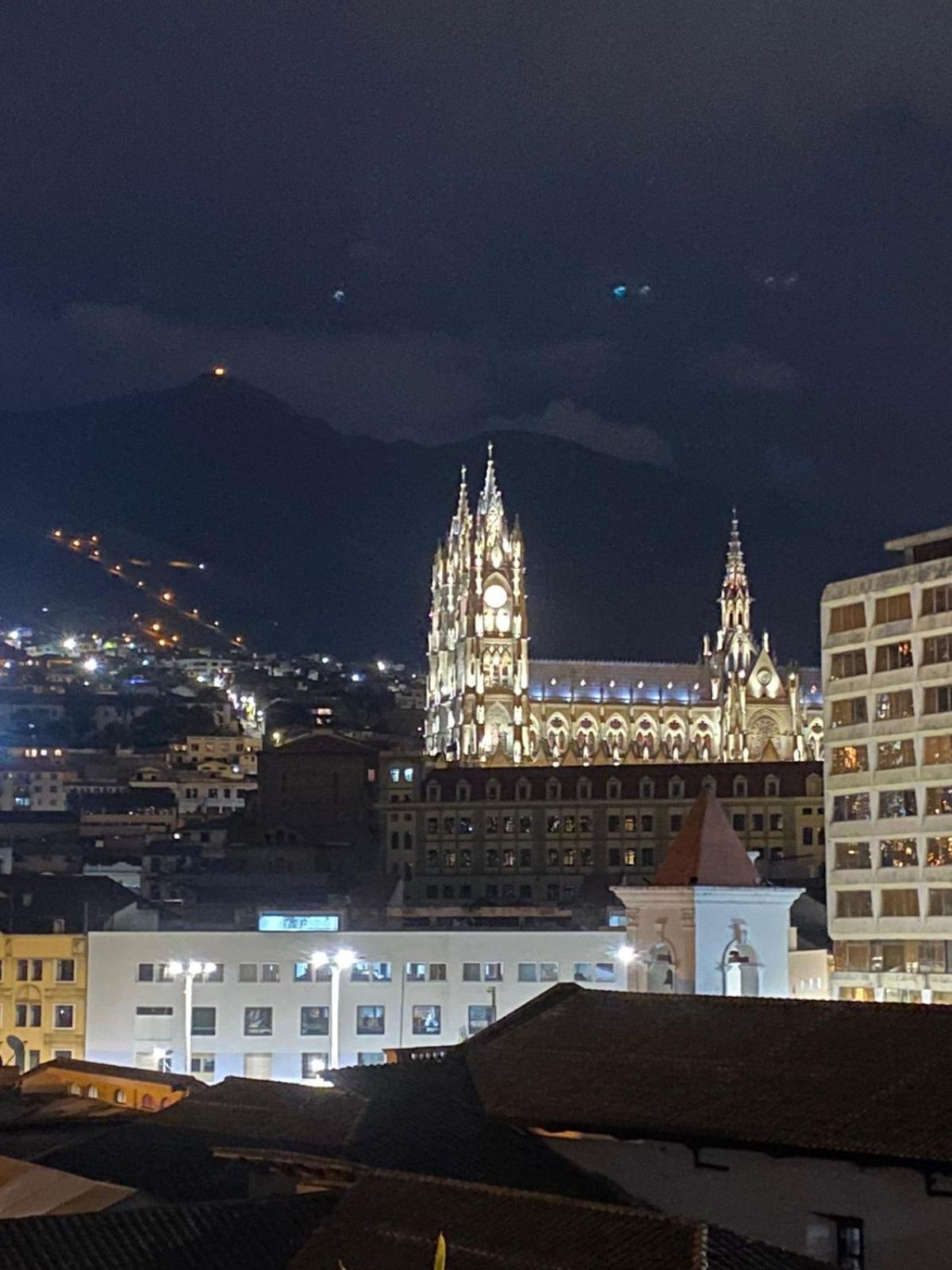 Hostal La Guayunga Rooftop Quito Luaran gambar